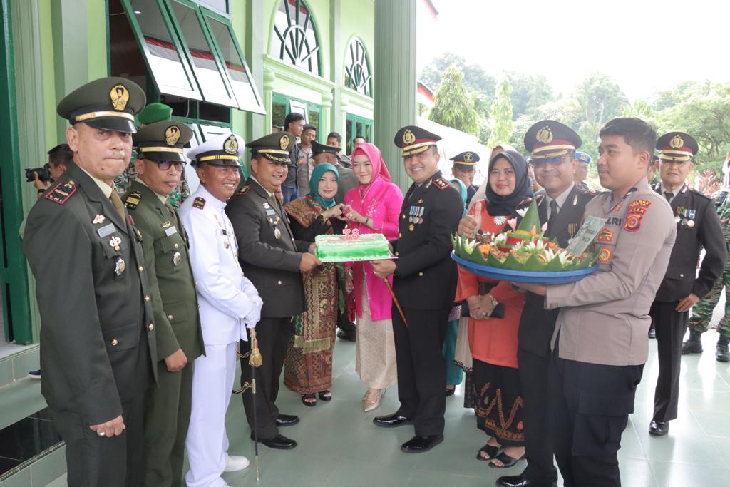 POLRES ABDYA BERI KEJUTAN KEPADA KODIM 0110/ABDYA DALAM RANGKA HUT TNI KE 78