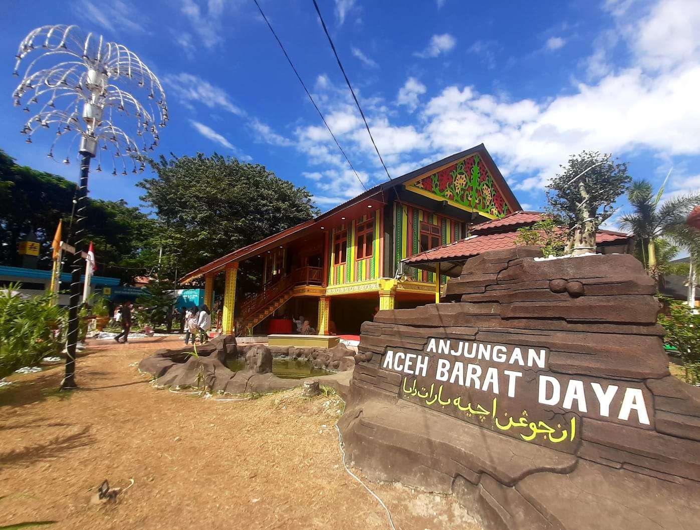 Melihat Keunikan Rumah Adat Aceh Barat Daya